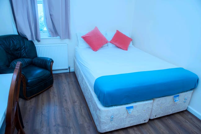 Large Double Room | 6–8 Min Turnpike Lane | &pound;800 Main Photo