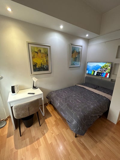  Furnished Room at Lawrence House OCT 1st  Main Photo