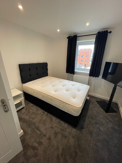 First two weeks rent free new build on the Marina  Main Photo