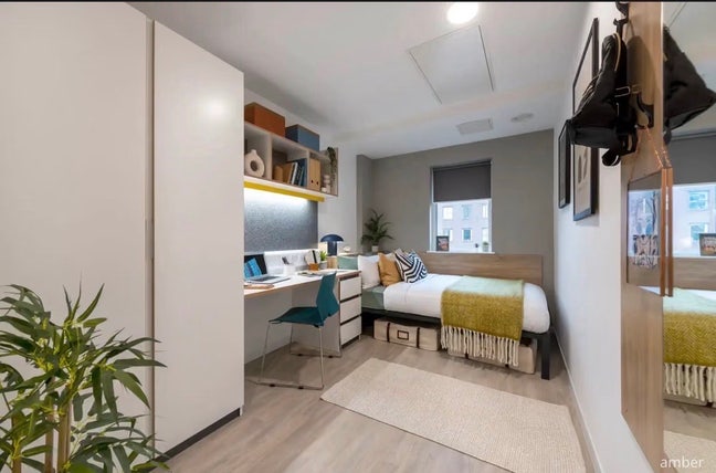 Tenancy Takeover- Immediate Move in  Main Photo
