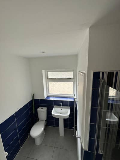 Double Room – Sutton Main Photo