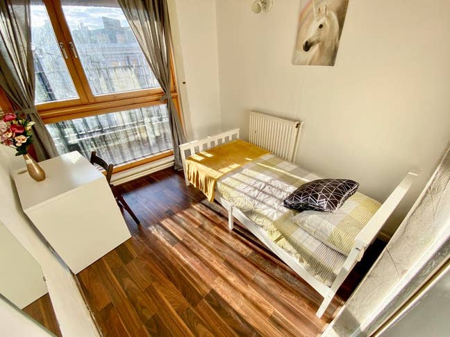 Cozy room in Chelsea Main Photo