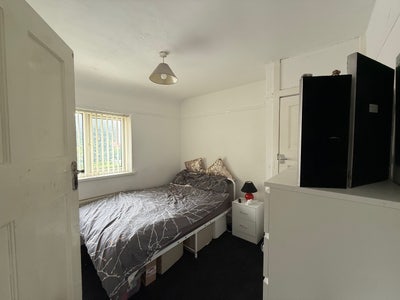  NG8 Area. Double Bedroom Main Photo