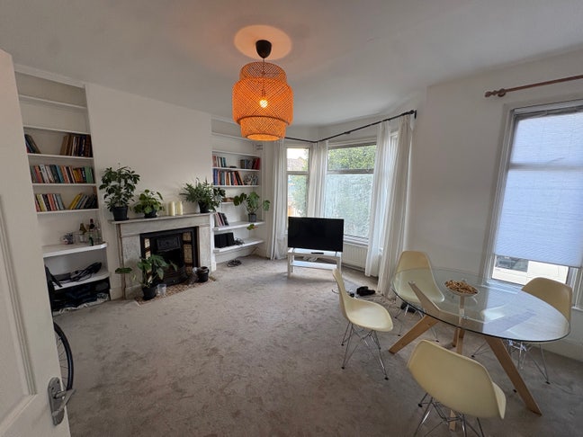 Lovely double room in Kensal Green Main Photo
