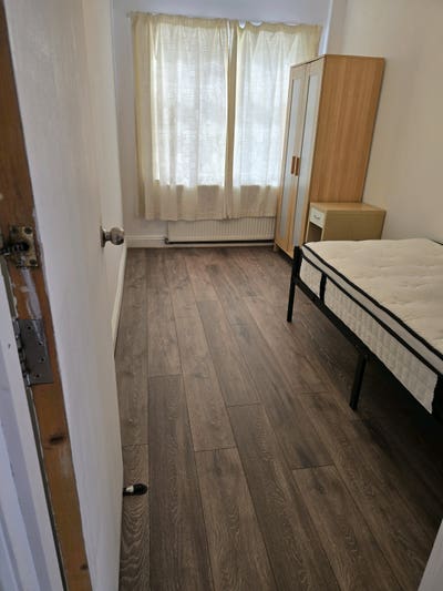 Single room to let Main Photo