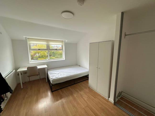 All inclusive Ensuite Double Room EN2 Enfield Main Photo