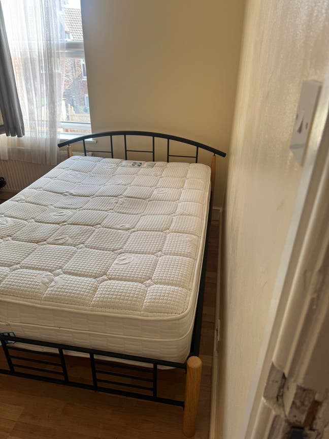 **Spacious, Clean & Tidy - Professional Home** Main Photo