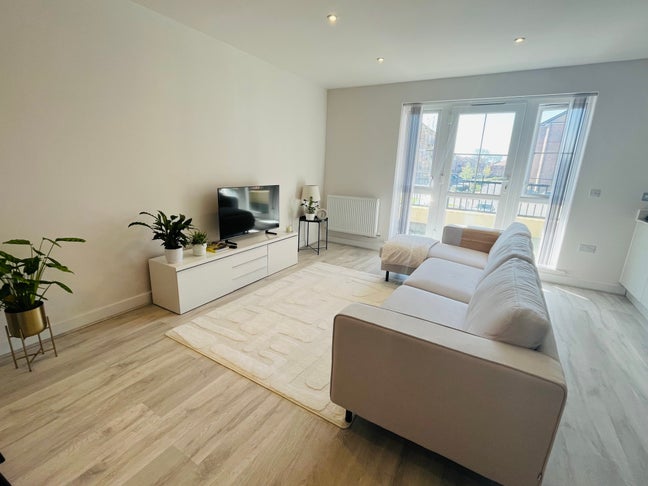 Double bedroom with private bathroom Main Photo