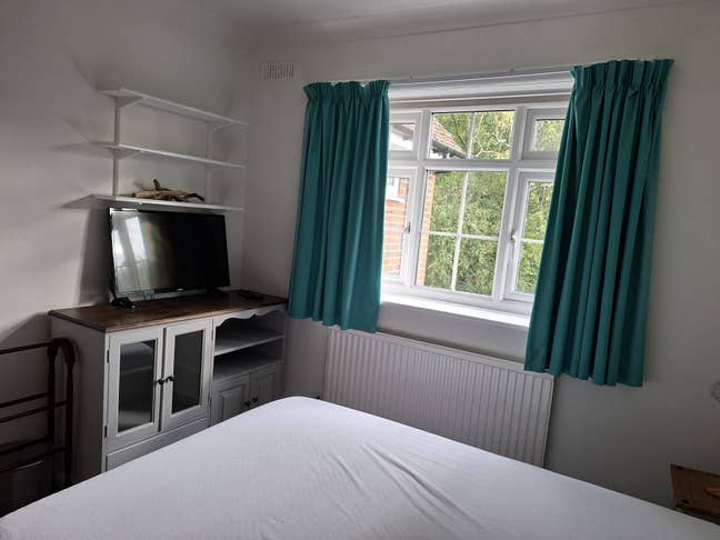 Bright Double bedroom | Private bathroom Main Photo