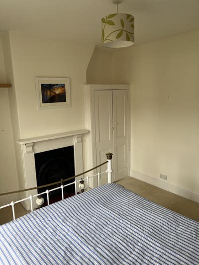 Room for rent Monday to Friday Main Photo