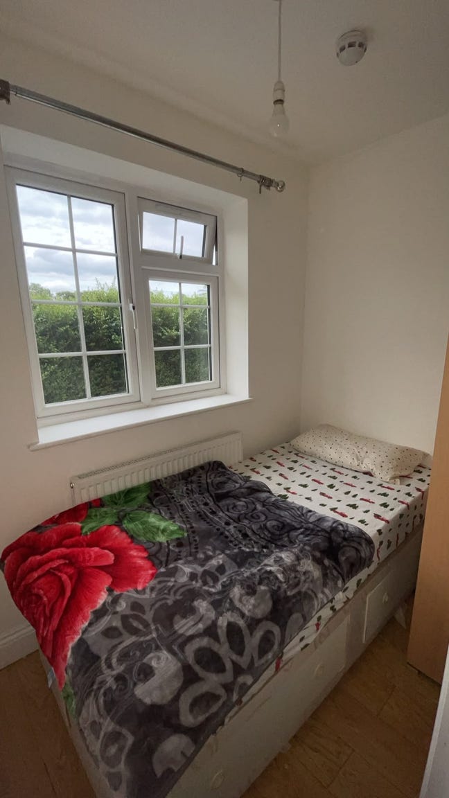Single box room available Main Photo