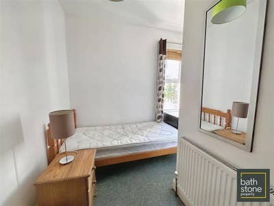 Room for rent, twerton area, access to locksbrook Main Photo