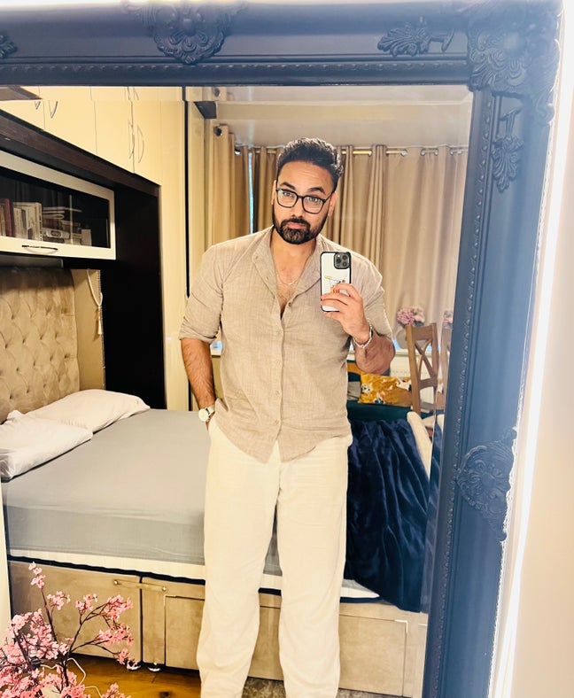 Hello, I’m Sam, a full‑time finance profe... Main Photo