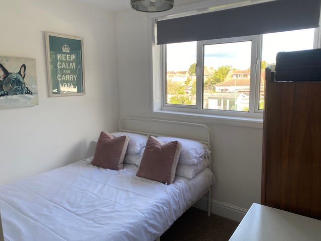 Lovely bright room  Main Photo