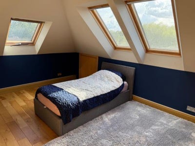 Ensuite bedroom in a family home Main Photo