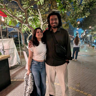 Friendly Couple, Looking for our future roommate Main Photo