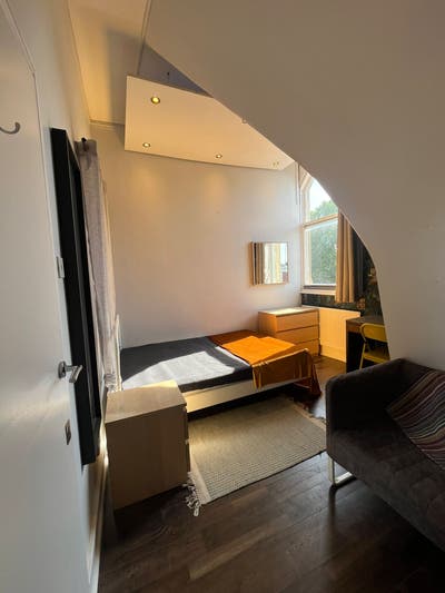 Bright double room available from 29th! Main Photo