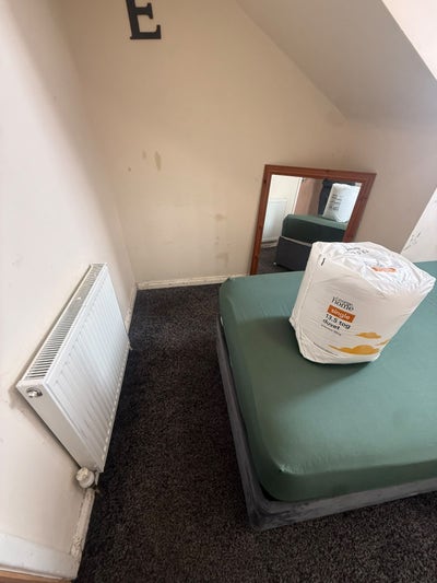 Double Room Leeds - Benefits Welcome Main Photo