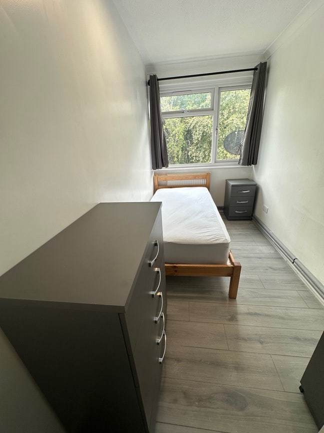 Single room available  Main Photo