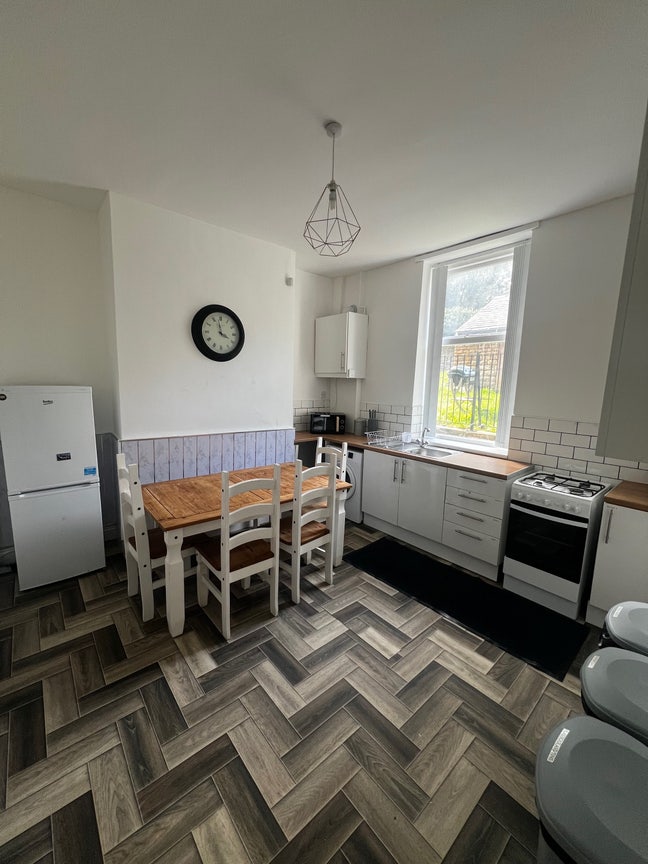 Large double bedrooms in Victorian house Main Photo