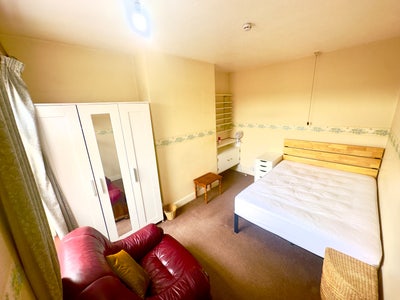 Spacious Double Room in Wellingborough  Main Photo