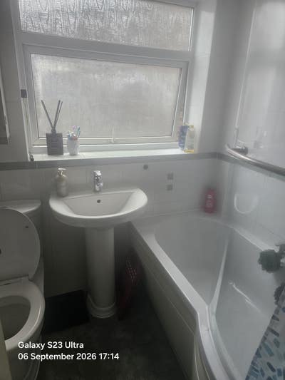Double Room to let in Elm Park Main Photo