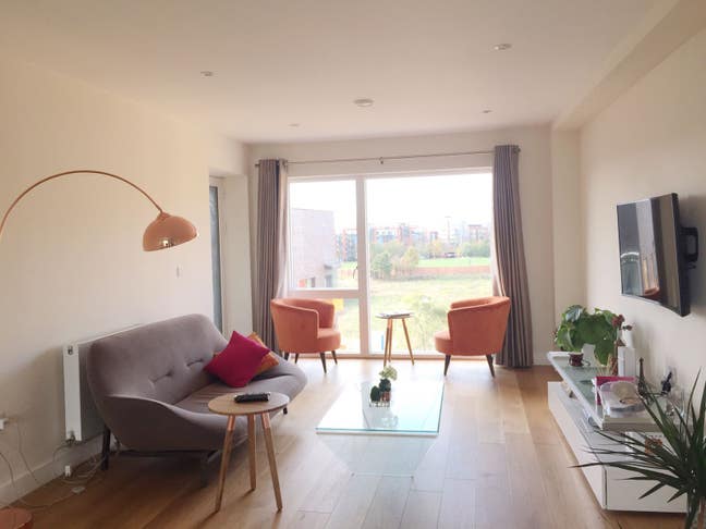Lovely modern flat in North Greenwich Main Photo