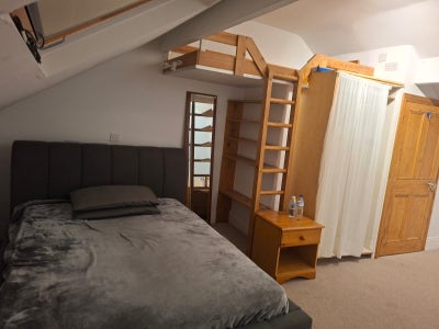 Double bedroom available for 10 days only 200&pound; Main Photo