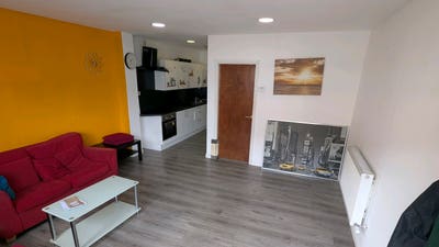 Ground floor flat  Main Photo