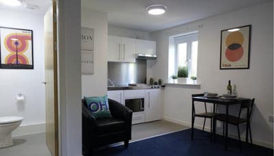 Student only: Large En-Suite Main Photo