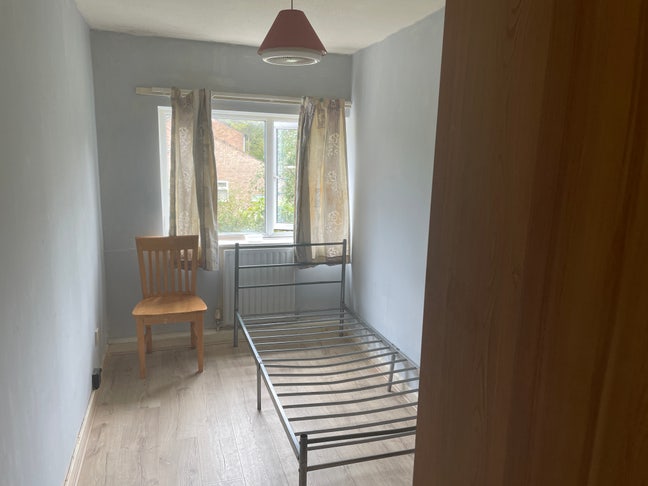 Single room to let  Main Photo
