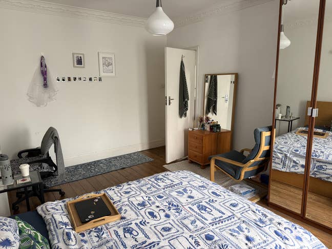 Room available in a beautiful West London flat Main Photo