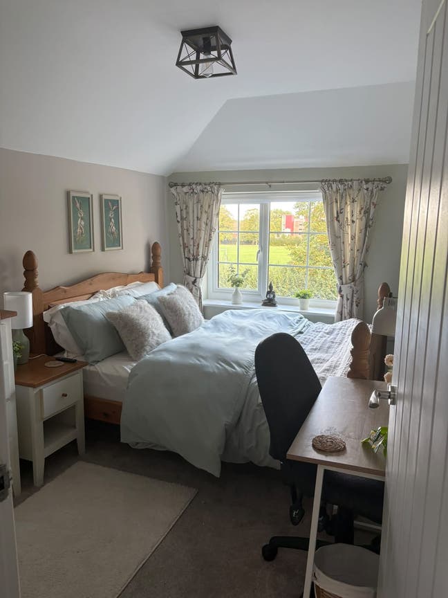 King-Size Double Room with En-Suite close to MPH Main Photo
