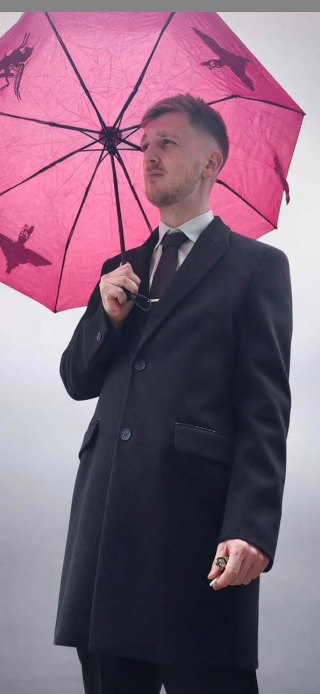 Easy-going guy looking for a room or buddy-up Main Photo