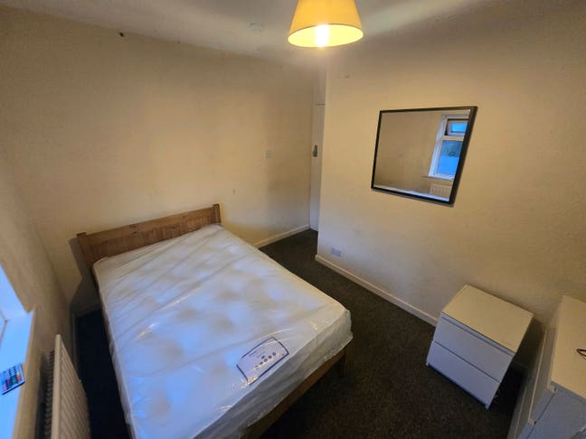 Good sized room Shared House Main Photo