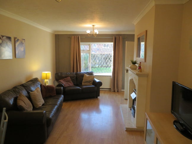 Two Rooms Available in Superb House Main Photo