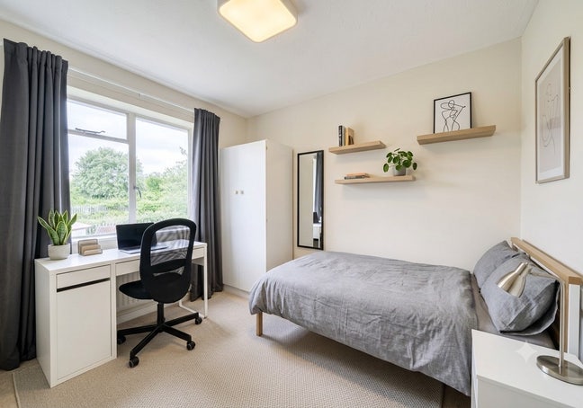 Cozy rooms to rent in a lovely family house Main Photo