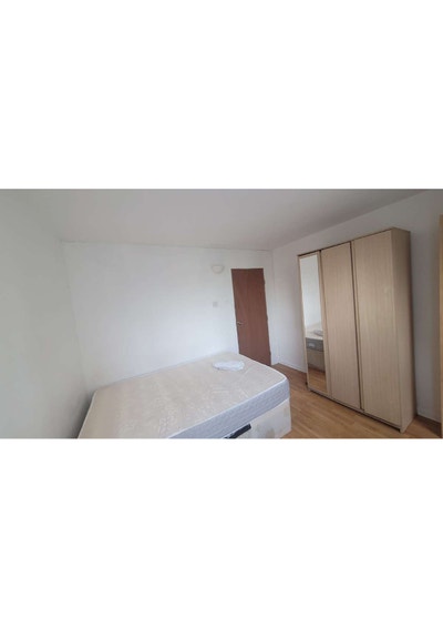 1 Double Room To-Let - Bermondsey Main Photo
