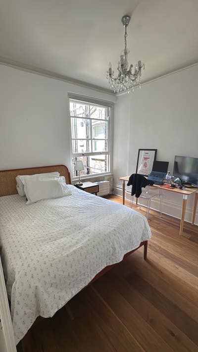Beautiful double bed in the Heart of Battersea Main Photo