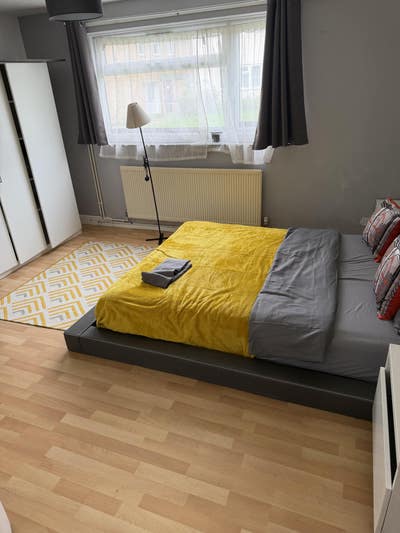 40 year old Male seeks a single or double room Main Photo
