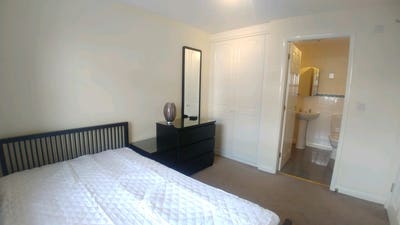 En-Suite Room in Exceptional Property Main Photo