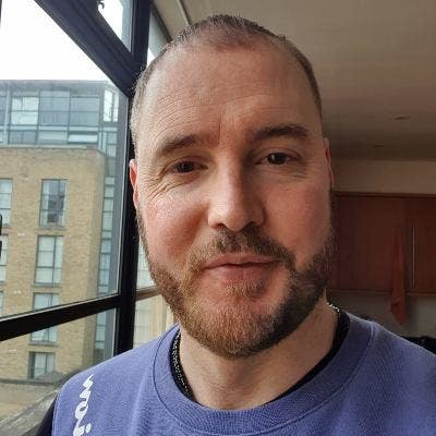 Professional Male seeks a double room Main Photo