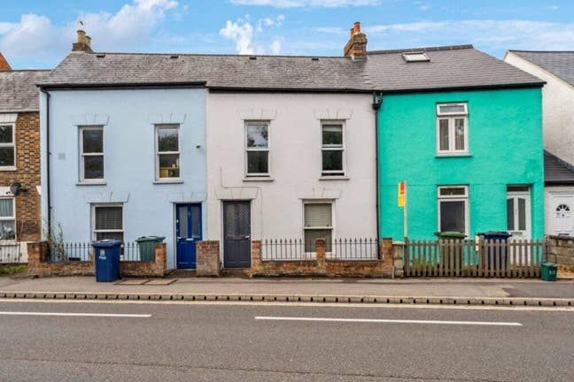 Double room for rent in student house Main Photo