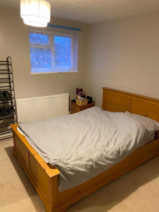 Spacious Double Bedroom for Rent in Bedford  Main Photo