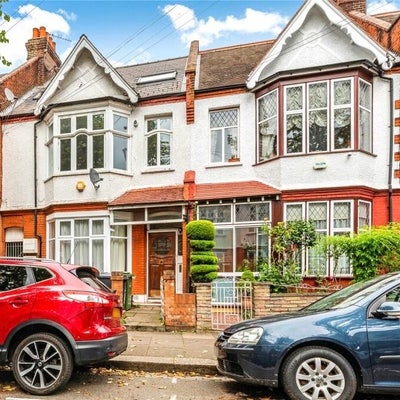 1 Double Room (Unfurnished) part of 3 bed. Main Photo