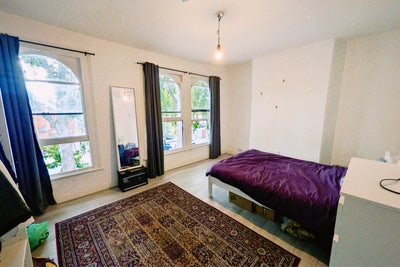     Bright Room in Trendy Victoria Park Village Main Photo