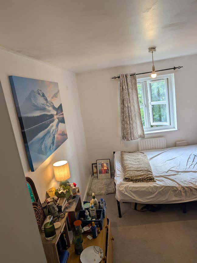 Double room to rent  Main Photo