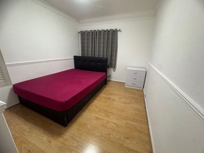 Room to rent Main Photo