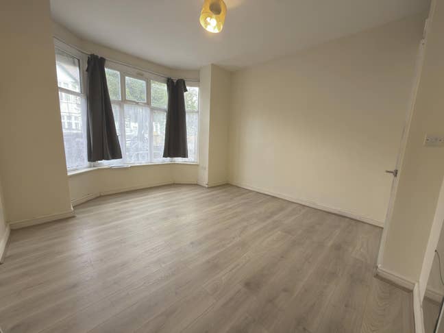 Two Ensuite Rooms available in Mitcham Main Photo