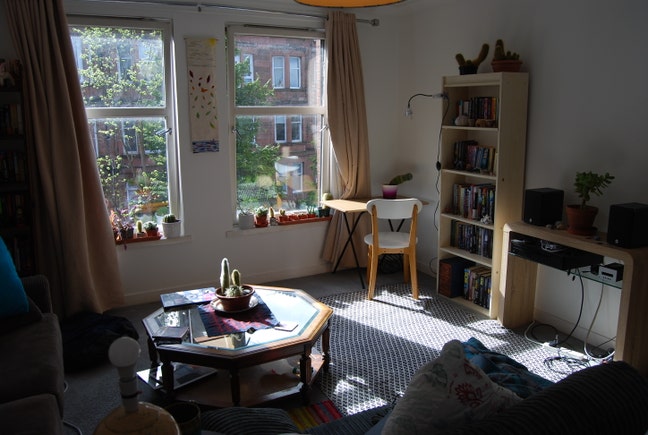 Quiet unfurnished room for rent in Shawlands area  Main Photo